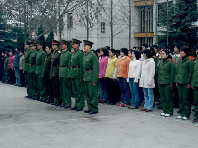 中國人民解放軍漢中軍需工業(yè)學(xué)校軍事大比武（2）